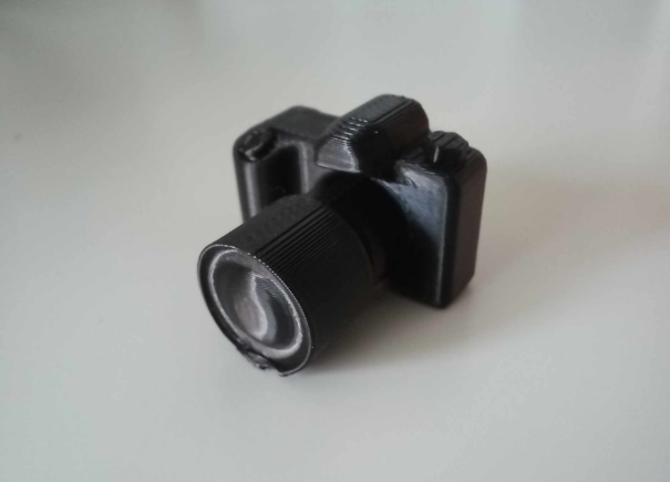 📷 Mini Cámara Réflex - Llavero Impreso en 3D