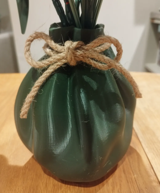 🌿 Jarrón Orgánico con Cuerda - Impreso en 3D